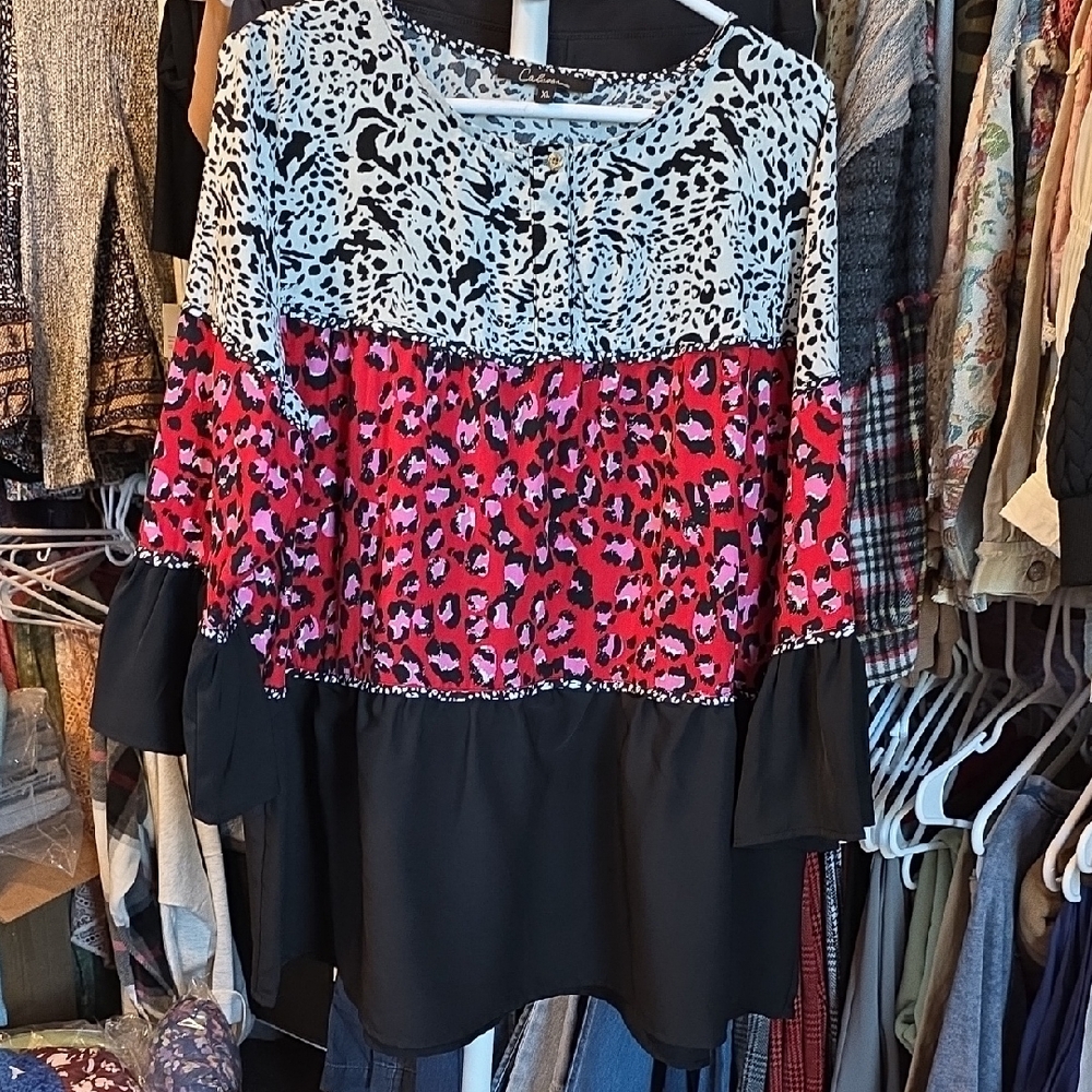 Chic Colorblock Leopard Print Blouse